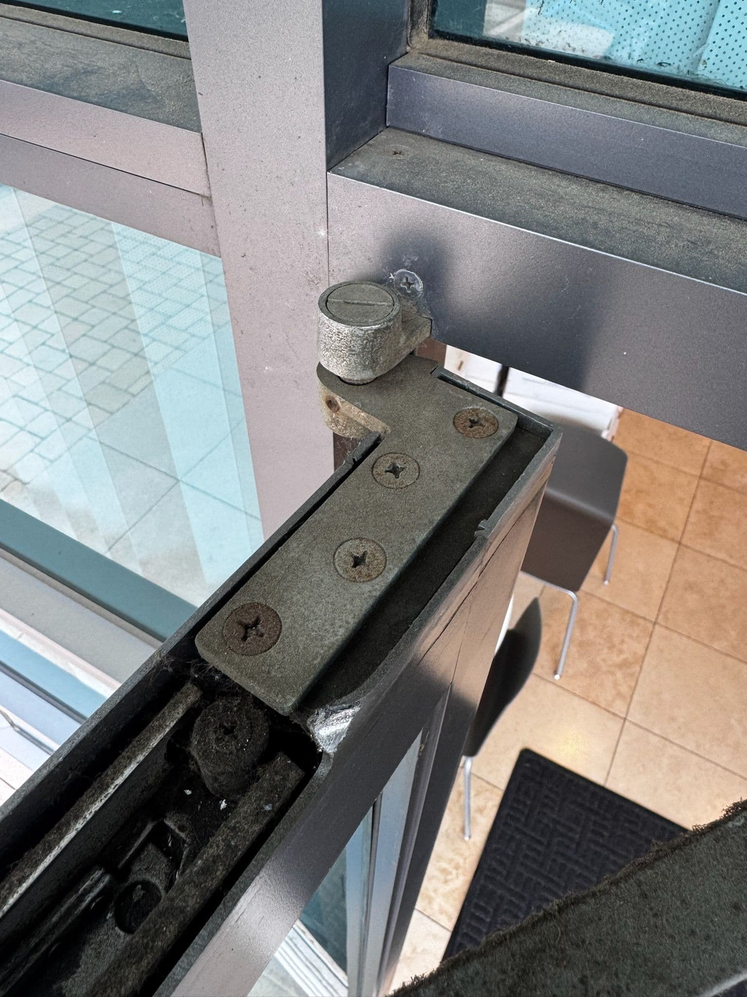 Smooth Commercial Door Hinge Replacement in Irvine